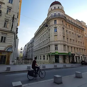 Lerner 3*, Vídeň Rakousko